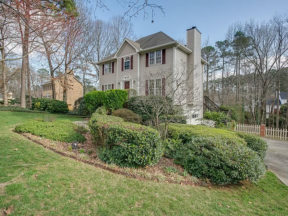 2nd image of 614 Oak Moss Dr