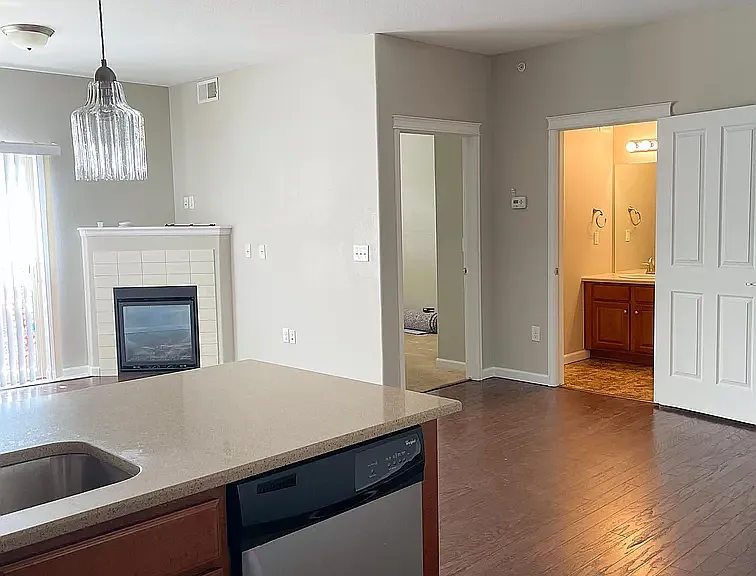 1044 Rockhurst Dr #406 — Photo 7
