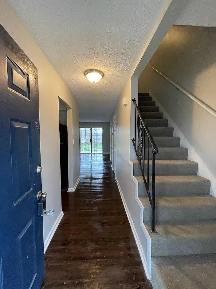Building Photo - 807 Spring Meadows Dr