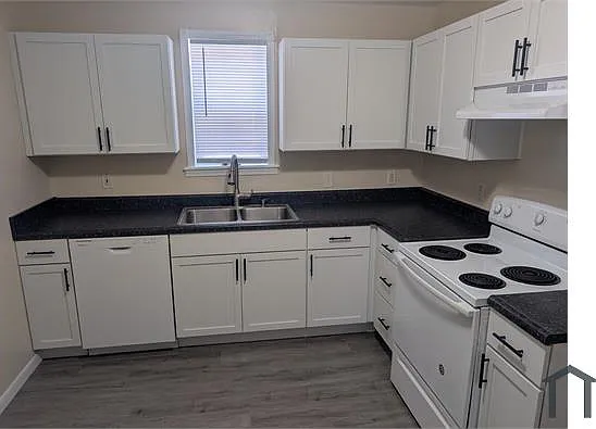 1531 S Main St — Photo 2