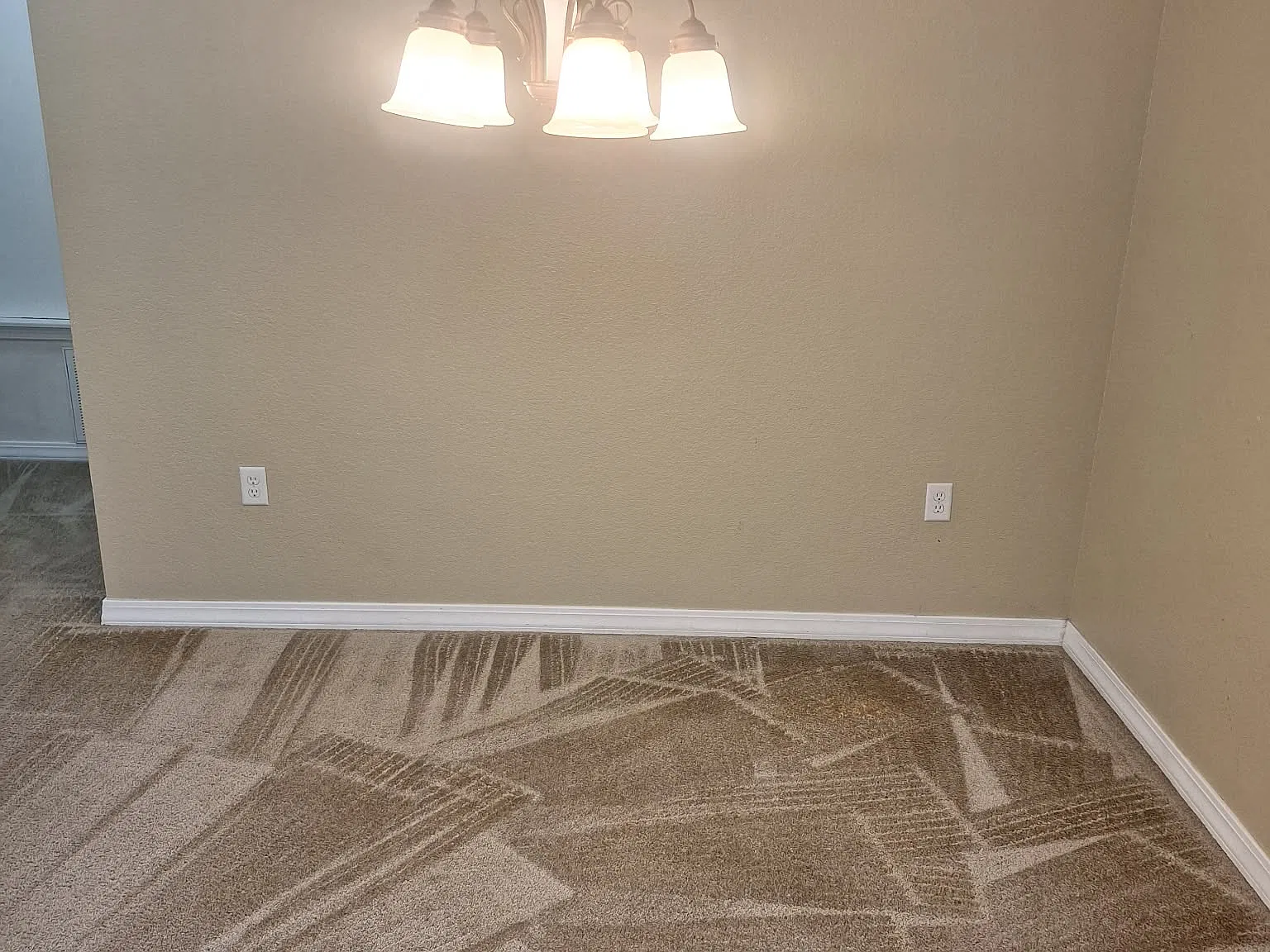 2 bed, 1054 sqft, $1,850 — Photo 2