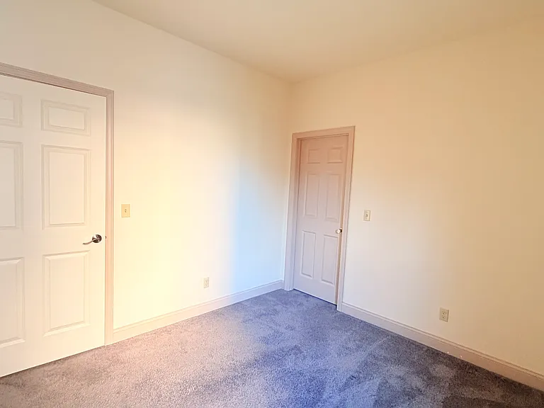 191 College St #208 — Photo 16