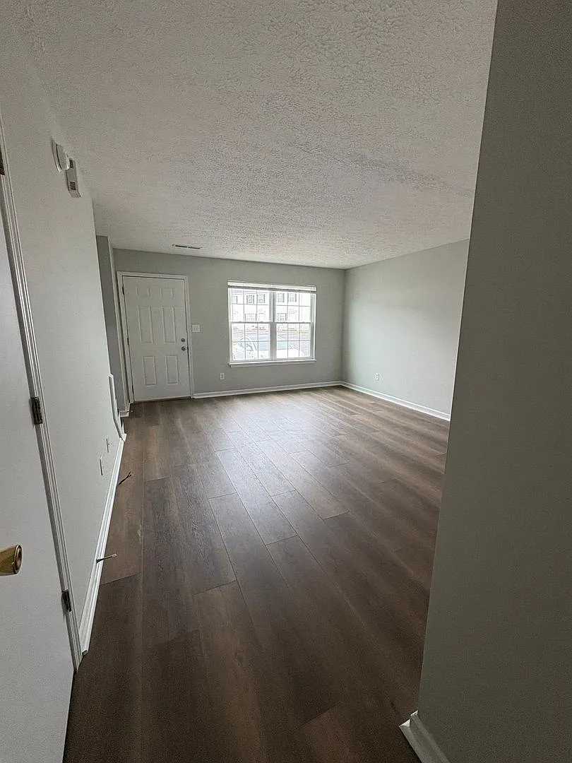 Jackson Square - 455 Three Springs — Photo 2