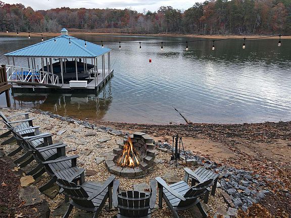 4th image of 193 Lakeshore Dr