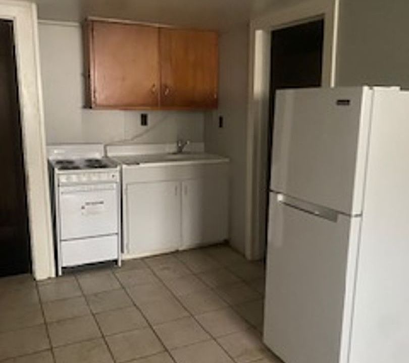 2nd image of 117 W Main St #2R