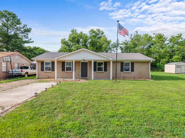 2421 Yorkshire Dr SW, Huntsville, AL 35803