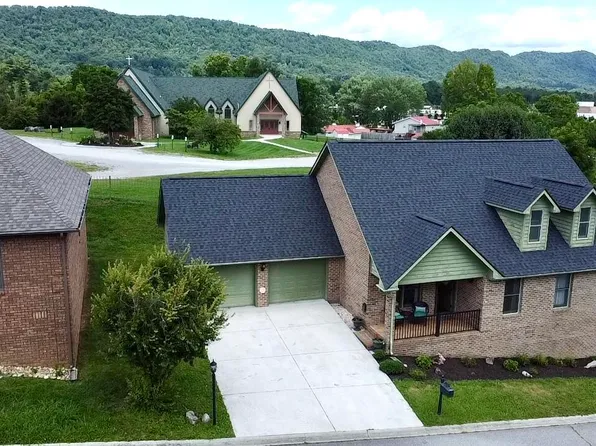 135 Whisper Creek Rd, La Follette, TN 37766