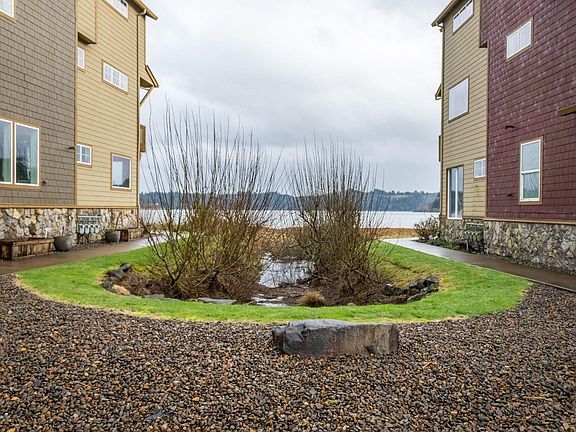 4th image of 475 SE 35th St Unit D19
