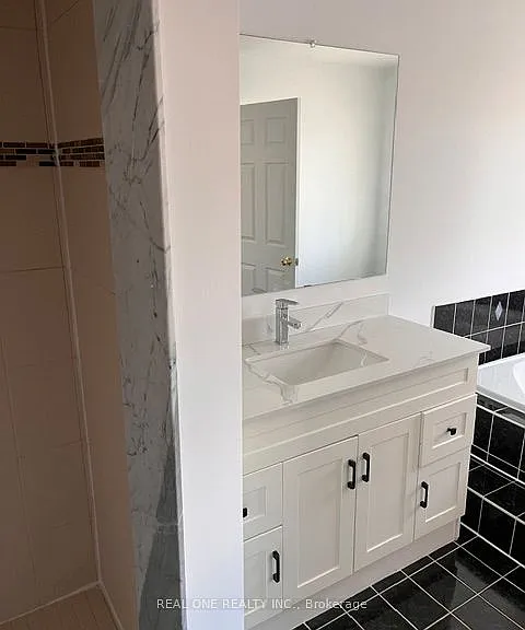 180 Kimono Cres — Photo 14