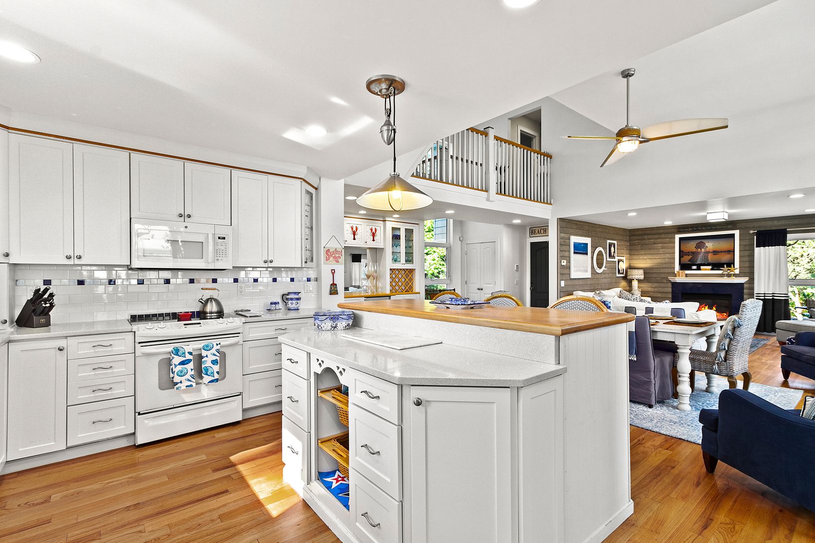  Open Kitchen 