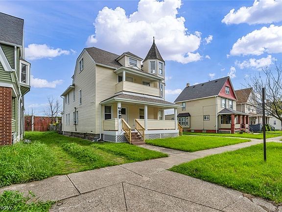 3rd image of 3408 Riverside Ave