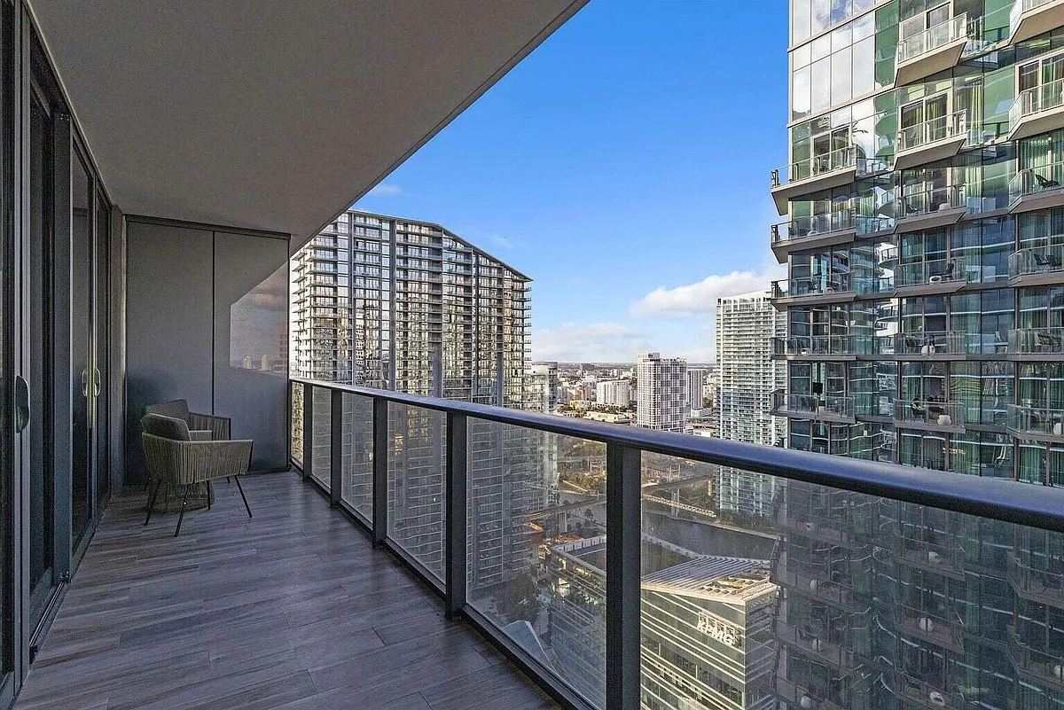 Building Photo - 801 S Miami Ave #3607