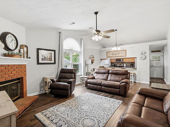 2nd image of 2774 Westbury Dr