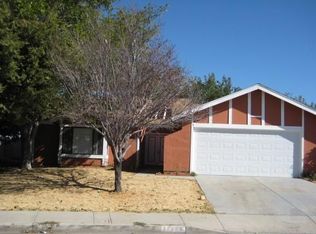 37500 Sparrow Dr, Palmdale, CA 93550