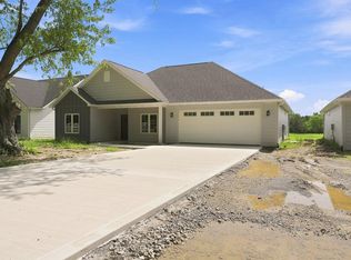 2210 E 250 North Rd, Bluffton, IN 46714