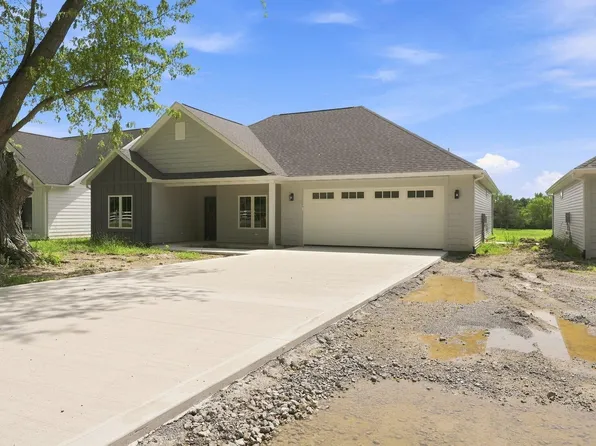 2210 E 250 North Rd, Bluffton, IN 46714