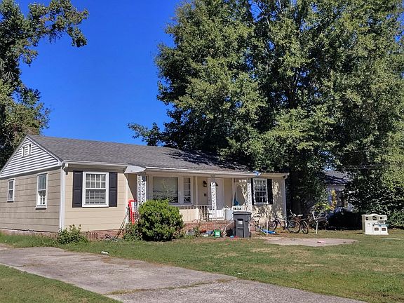 3rd image of 2495 Coleman Ave