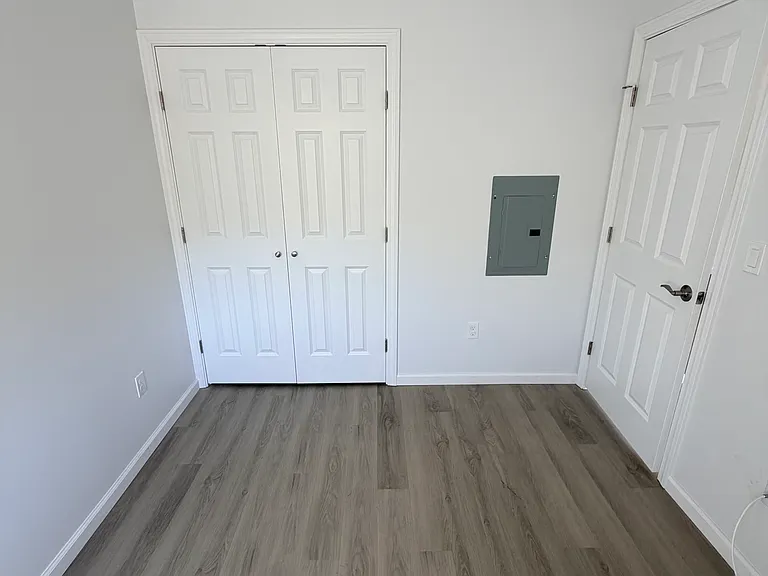 337 Main St #7 — Photo 11