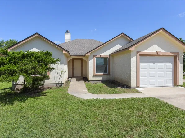 135 Petirrojo Ct, Del Valle, TX 78617