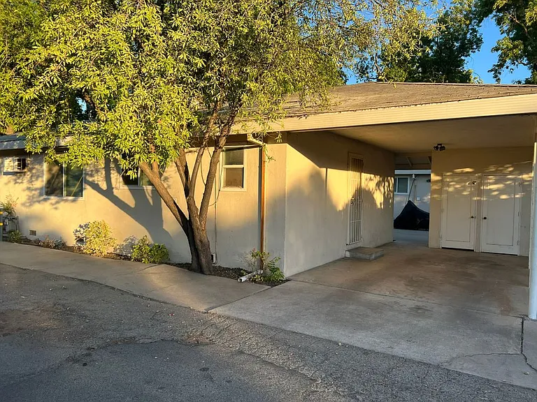 1517 Tully Rd — Photo 3