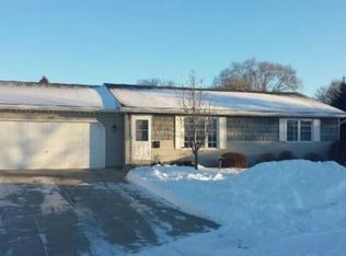 941 Gerard Dr, Green Bay, WI 54302