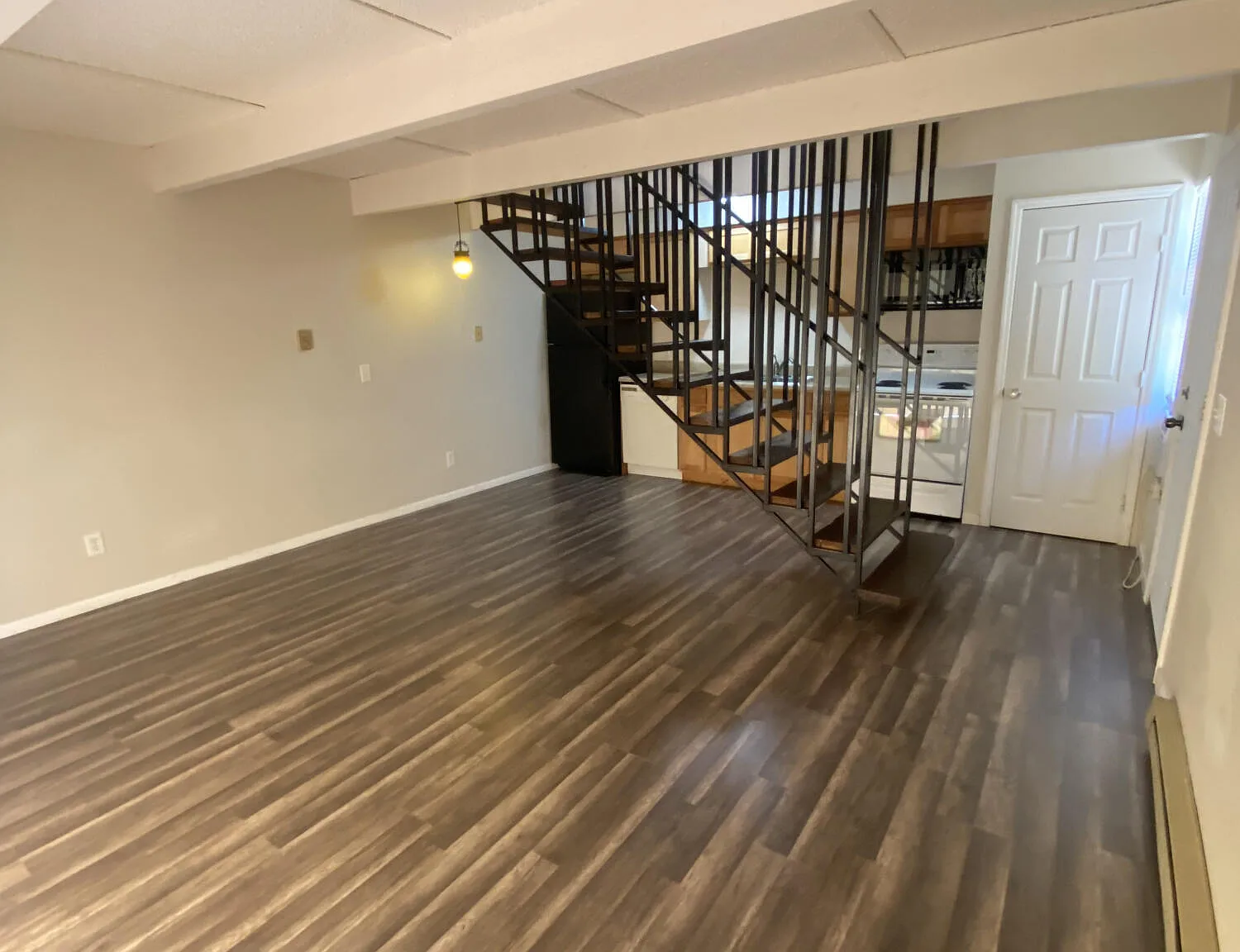 1 bed, 1.0 bath, 672 sqft, $1,195 — Photo 4