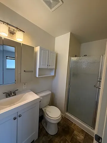 Master bedroom's Bathroom one