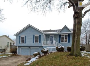 504 Sharon Dr, Liberty, MO 64068