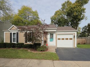 2740 Stoneybrook Ln, Aurora, IL 60502