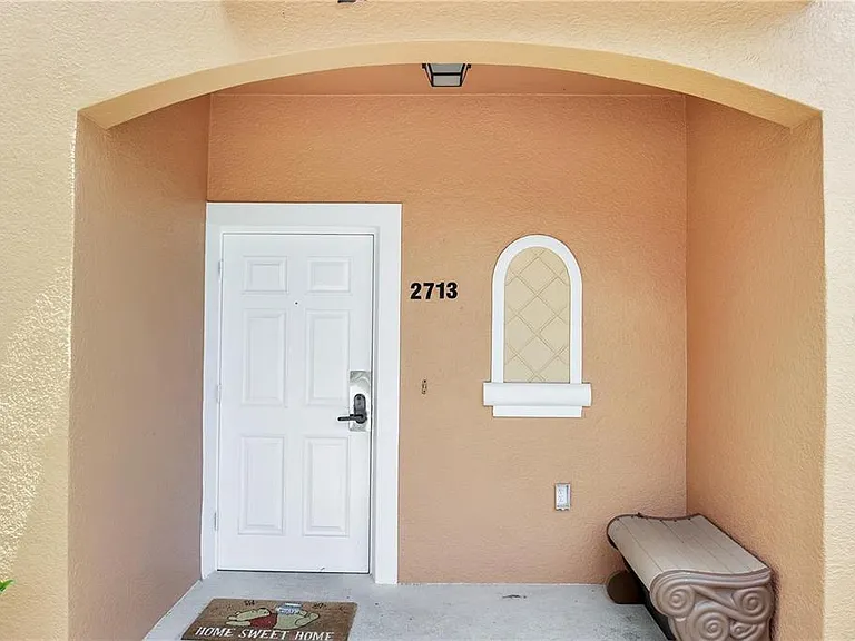 2713 Bushman Dr — Photo 3