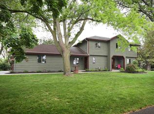 44 Butte Des Morts Ct, Appleton, WI 54914