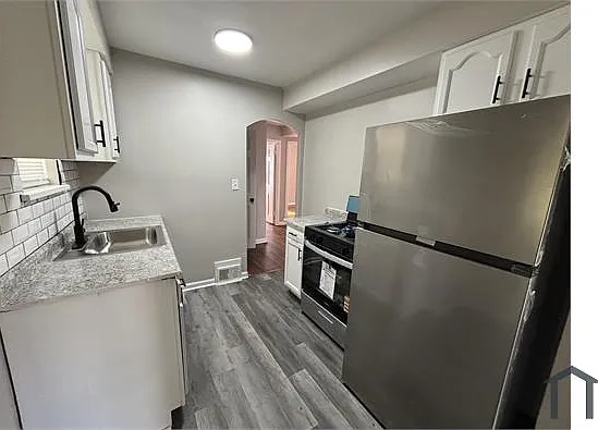 3 bed, $1,995 — Photo 2