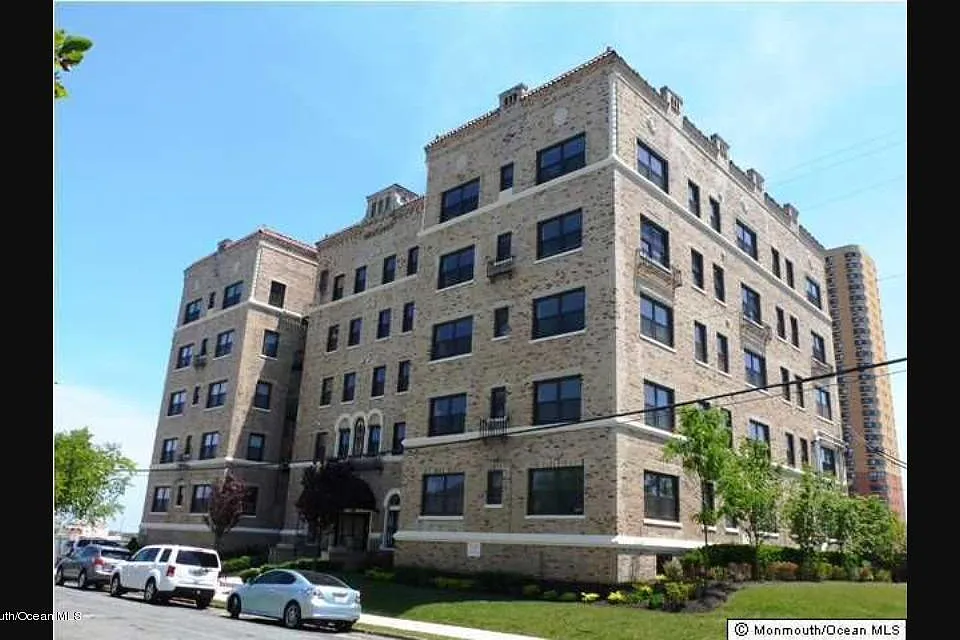 1700 Webb St #3G
