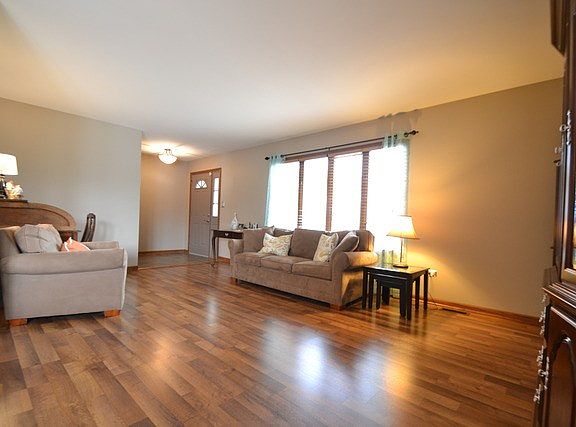 4th image of 9338 Bayberry Ln