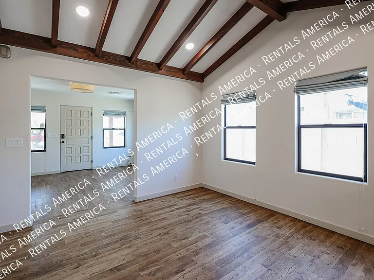 3809 N 9th St — Photo 12