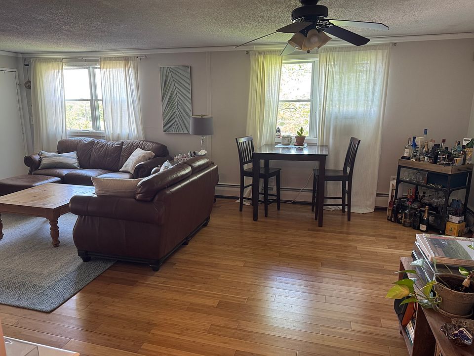 Dining room / Living room