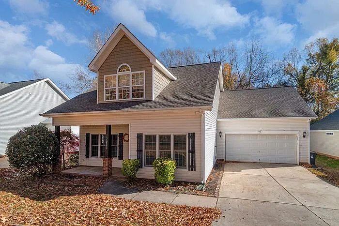 3 bed, 2.5 bath, 2042 sqft, $2,195 — Photo 2