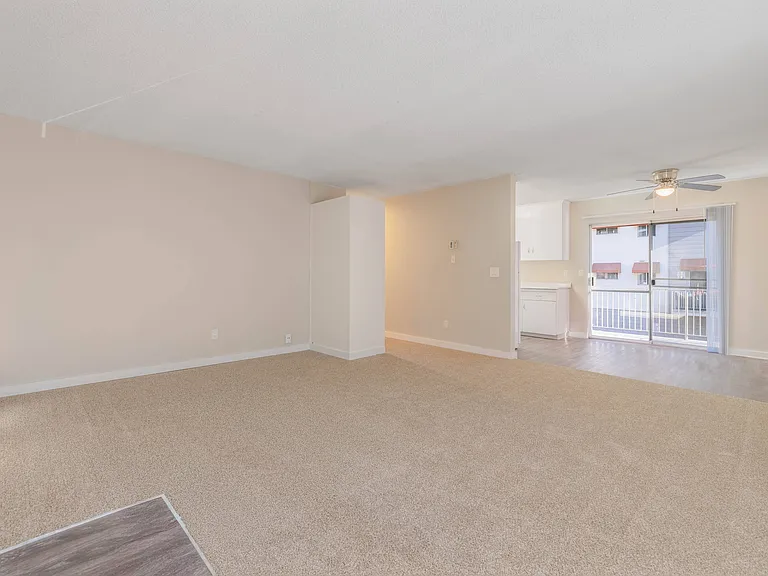 Villa Knolls Apartments — Photo 7