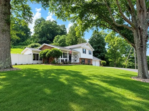 13 Camrose Ln, Scott Depot, WV 25560