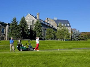 45 Dutch Hill Rd, Skytop, PA 18357