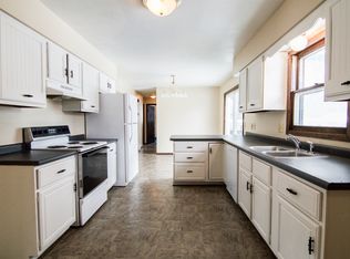 1526 19th St NW, East Grand Forks, MN 56721