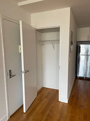 Rented by Bahar Management | media 26