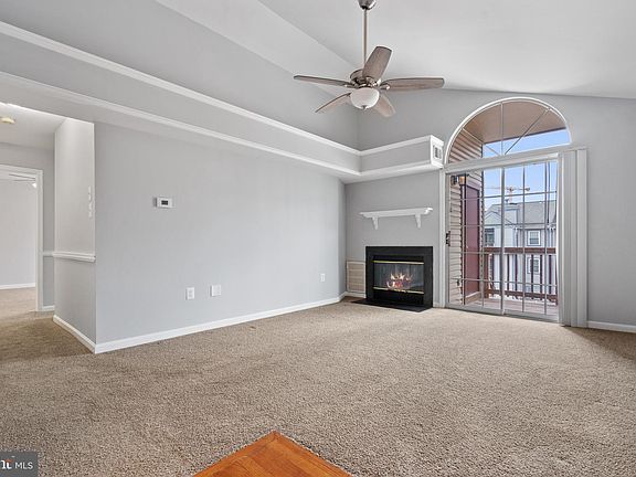 3rd image of 6918 Victoria Dr Unit L