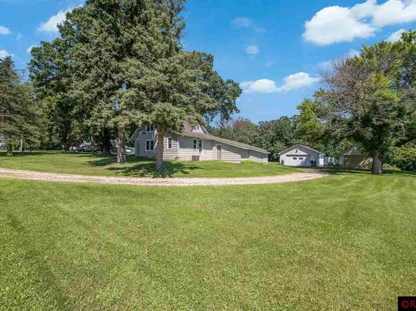 37799 115th St, Blue Earth, MN 56013