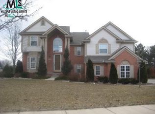 14289 Winding Pond Ln, Belleville, MI 48111