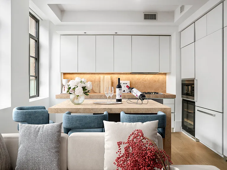 404 Park Ave S #6E — Photo 3