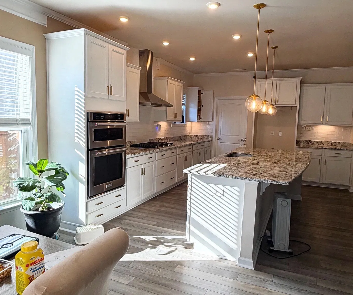 4 bed, 4.5 bath, 3520 sqft, $2,700 — Photo 2