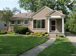 2323 Buckingham Ave, Birmingham, MI 48009