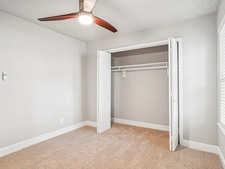 Vantage Point Apartments — Photo 14