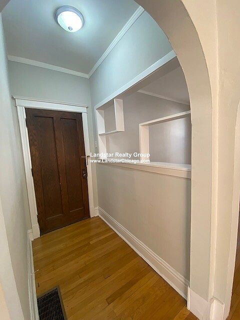 1st image of 2123 W Ainslie St #1